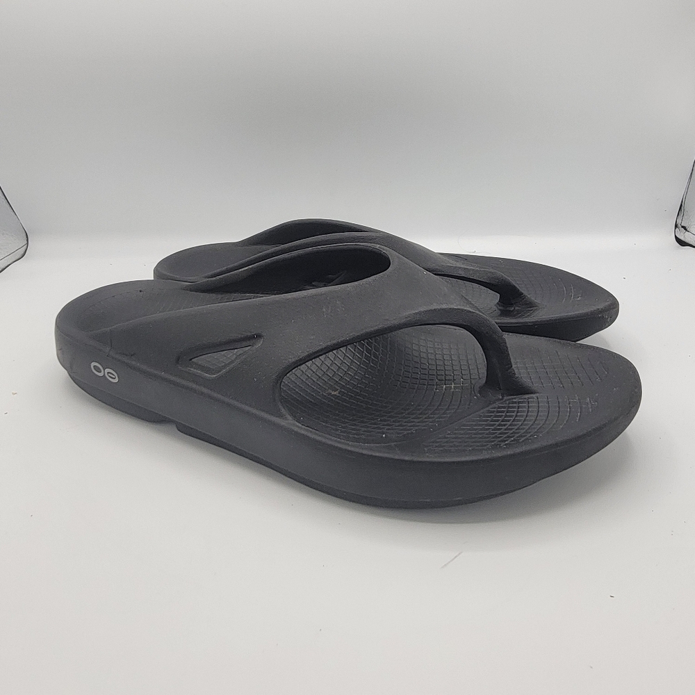 Oofos Black Comfort Sandals